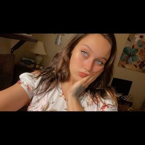 Meet your Posher, Alexis